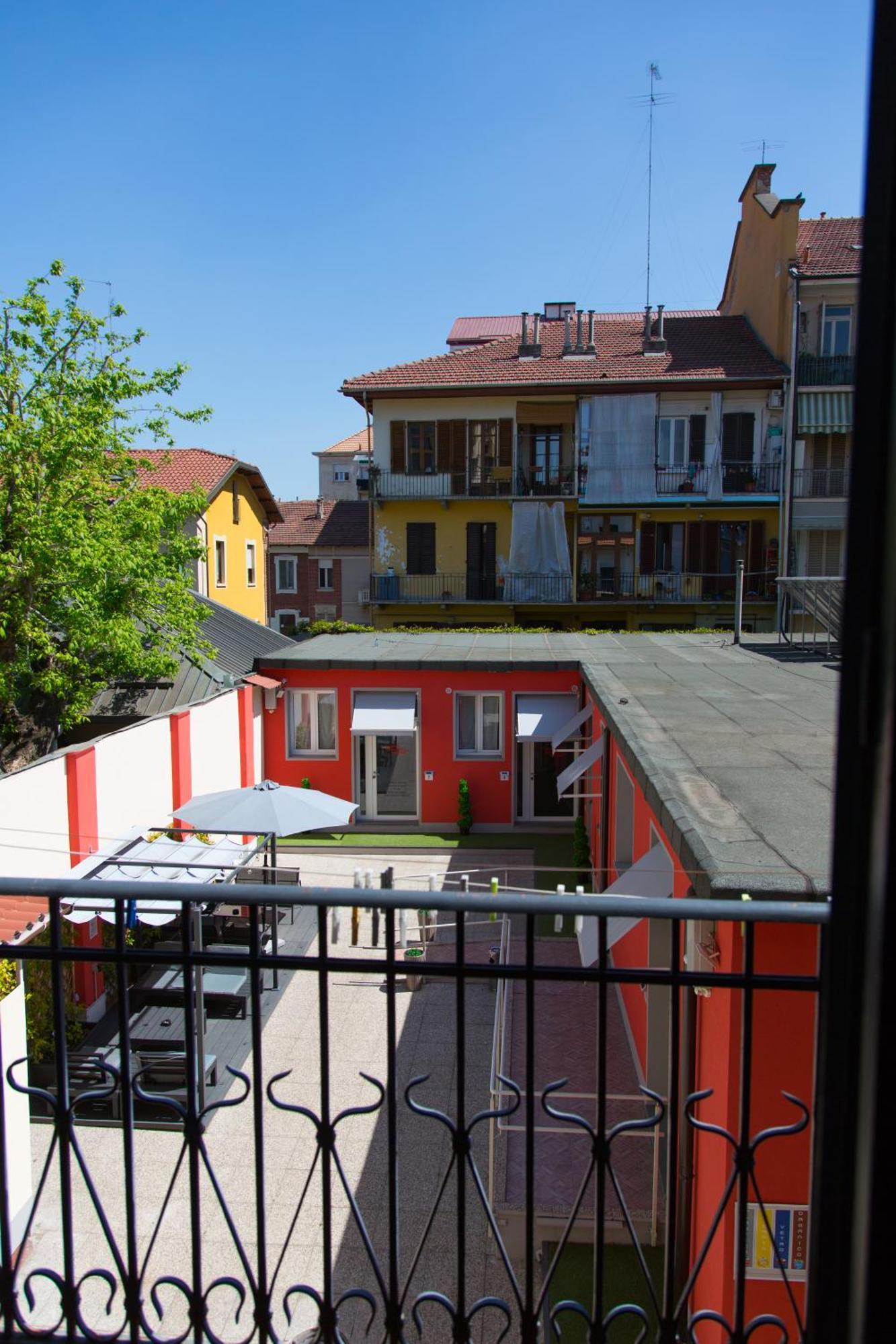 Guest House Turin Metro Young Exterior photo